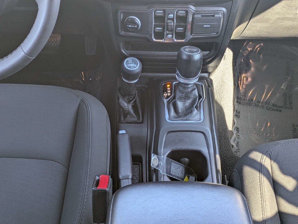 Used 2023 Jeep Wrangler Unlimited Sport AWD/4WD image 16