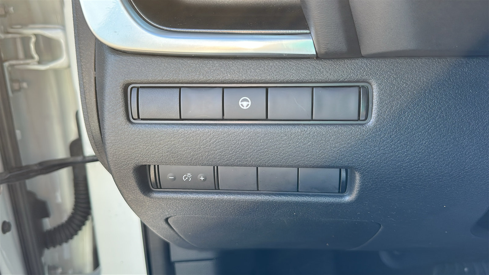 Used 2022 Nissan Rogue SV AWD/4WD image 13