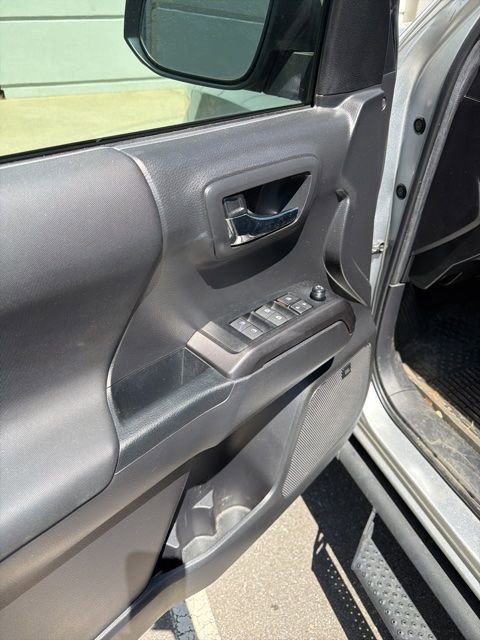 Used 2022 Toyota Tacoma TRD Off-Road w/ TRD Premium Off Road Package image 9