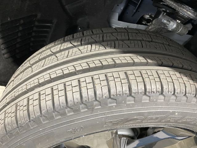 New 2025 Jeep Grand Cherokee L Limited w/ Black Appearance Package image 42