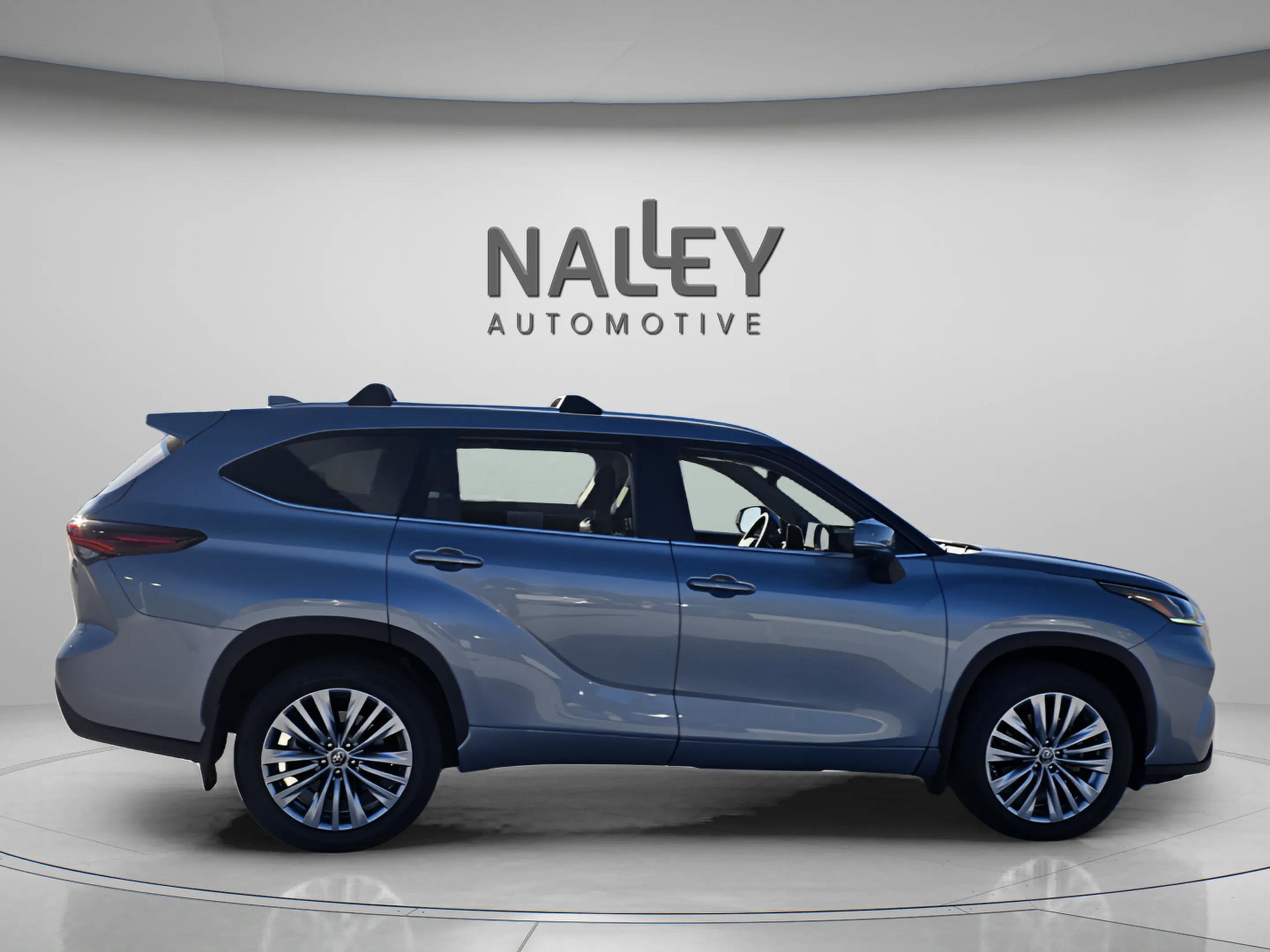 Used 2024 Toyota Highlander Platinum image 6