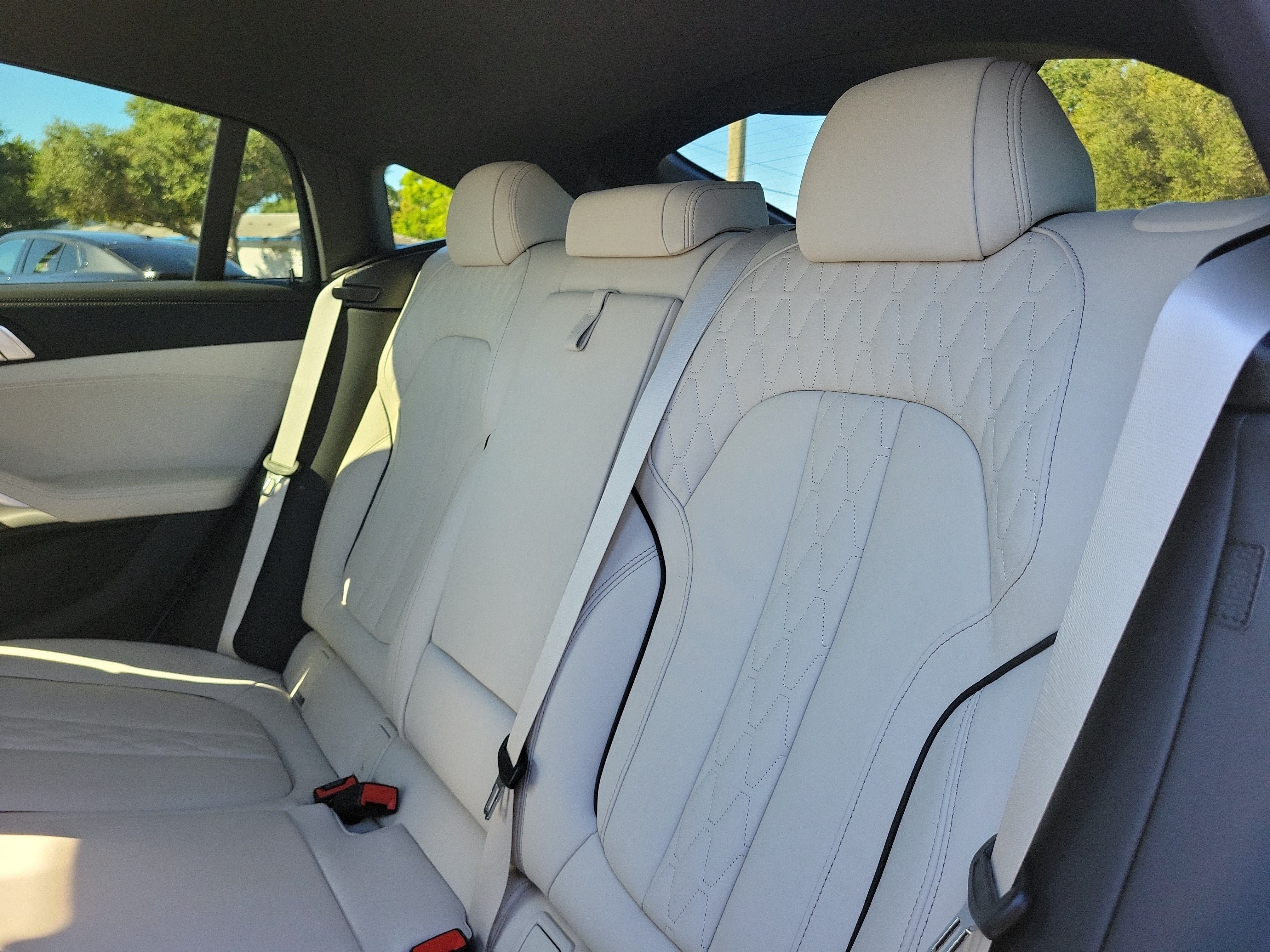 New 2027 BMW X6 xDrive40i w/ Climate Comfort Package AWD/4WD image 8