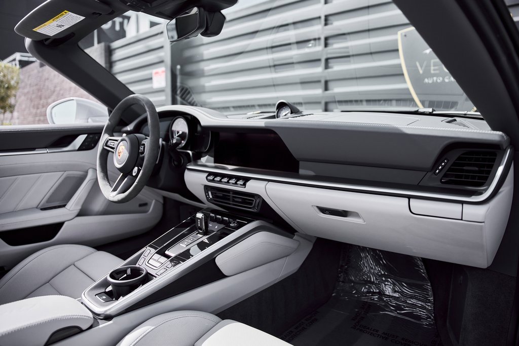 Used 2025 Porsche 911 Turbo S image 38