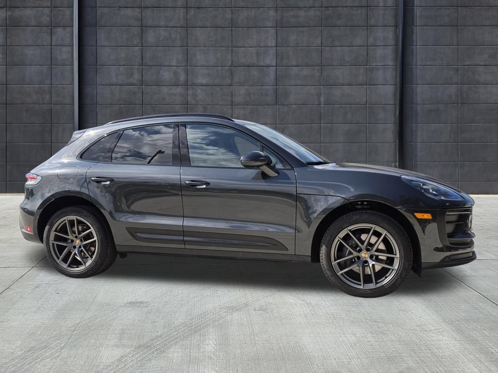 Used 2026 Porsche Macan AWD/4WD image 7