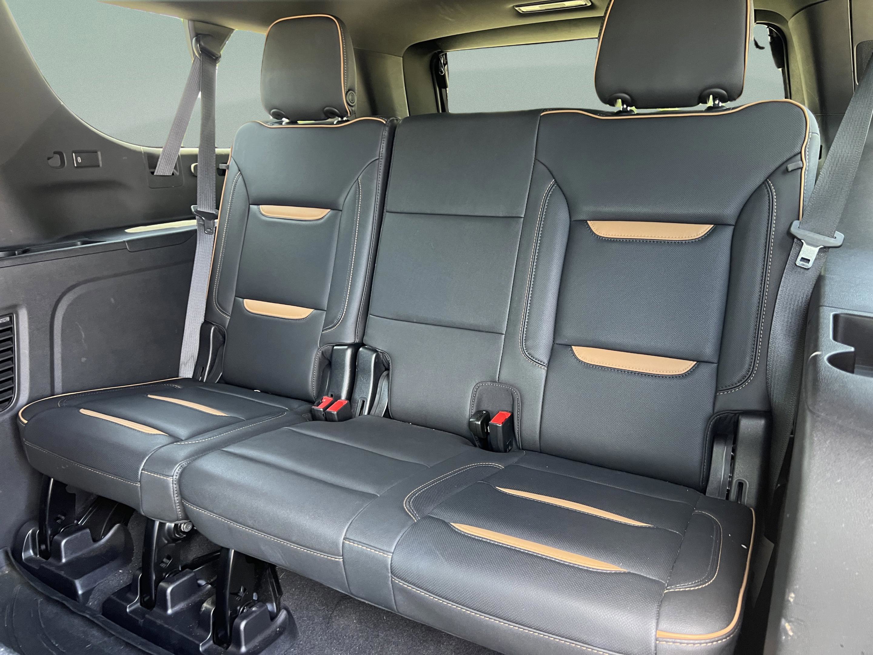 Used 2022 GMC Yukon XL AT4 w/ Technology Package AWD/4WD image 21