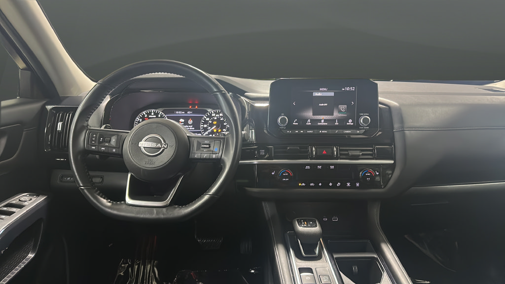 Used 2025 Nissan Pathfinder SV AWD/4WD image 14