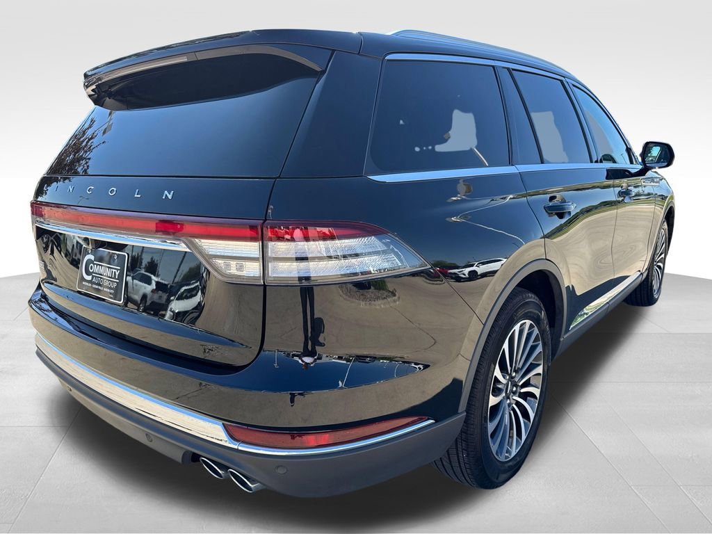 Used 2023 Lincoln Aviator Reserve AWD/4WD image 5