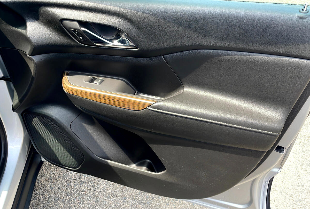 Used 2018 GMC Acadia SLE image 36