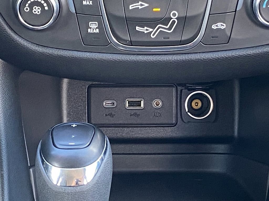 Used 2019 Chevrolet Equinox LT image 29