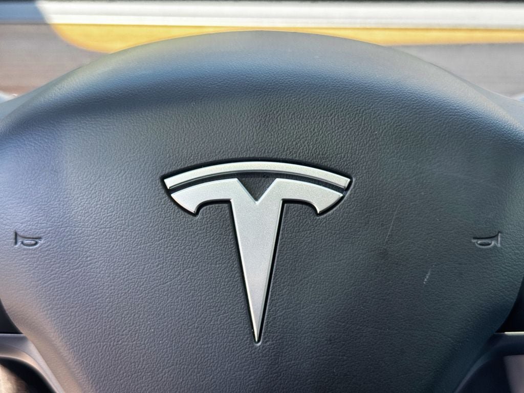 Used 2024 Tesla Model Y Long Range RWD image 45