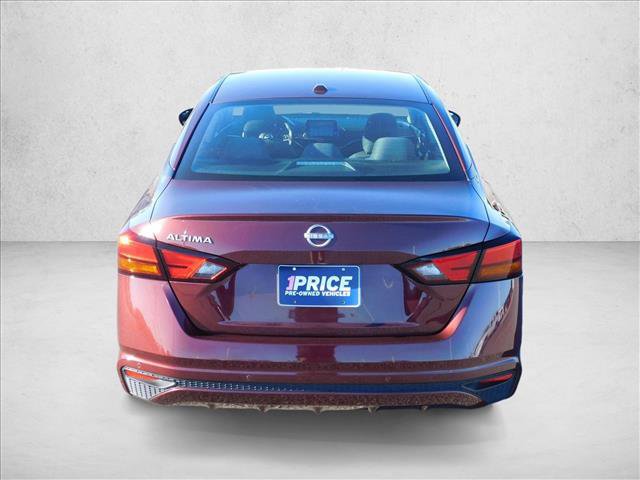 Used 2025 Nissan Altima 2.5 SV FWD image 11