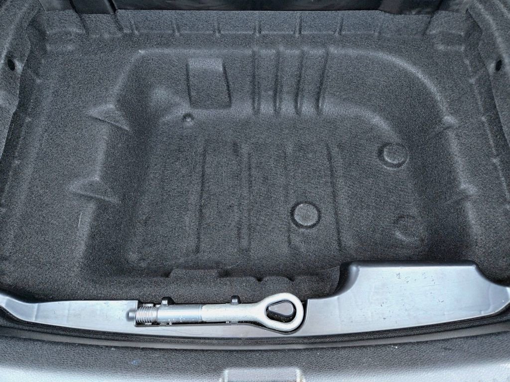 Used 2020 Mercedes-Benz E 450 4MATIC Sedan w/ Driver Assistance Package image 21