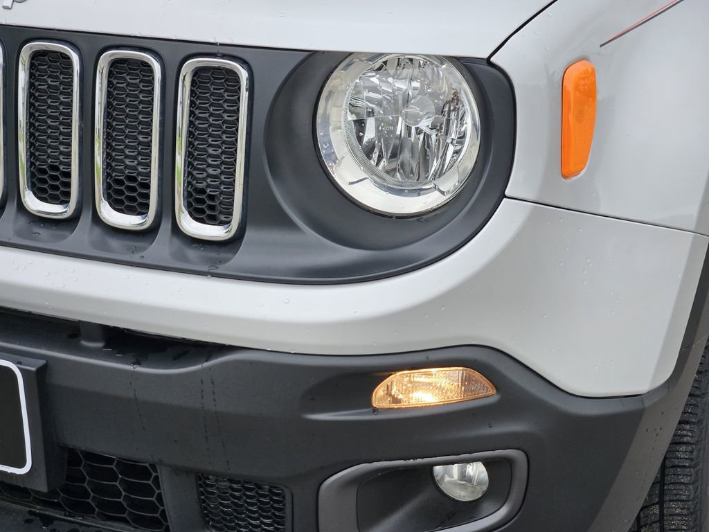 Used 2018 Jeep Renegade Latitude FWD image 5