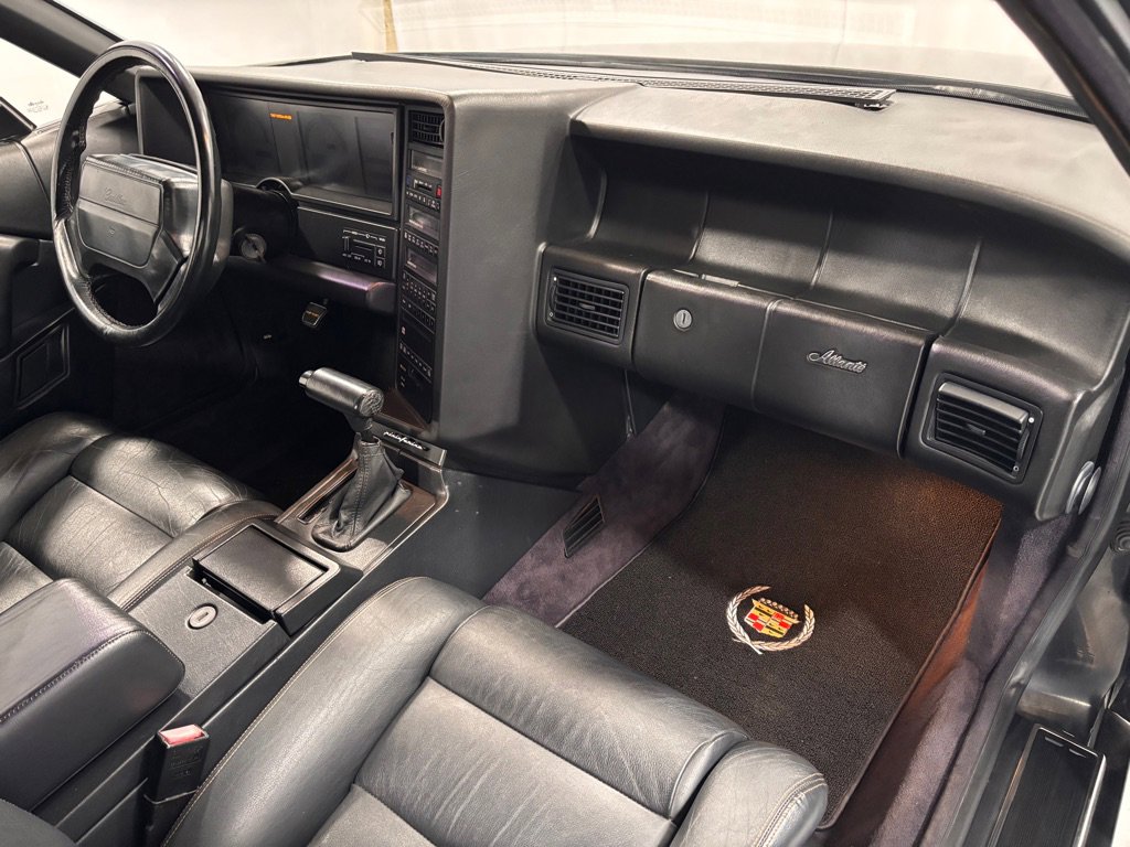 Used 1992 Cadillac Allante image 16
