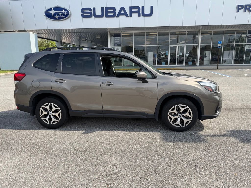 Used 2021 Subaru Forester Premium AWD/4WD image 3