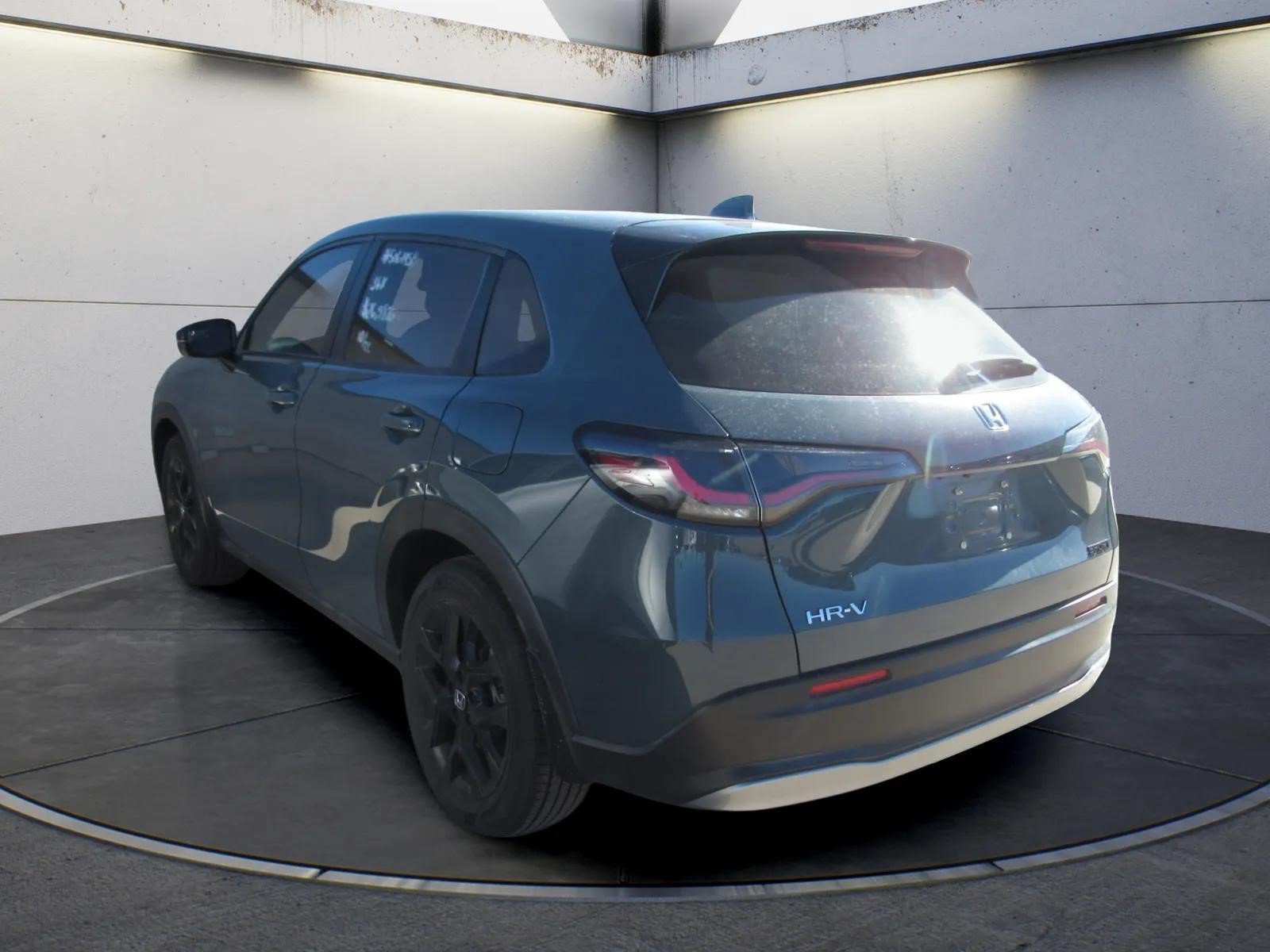 Used 2023 Honda HR-V Sport image 4