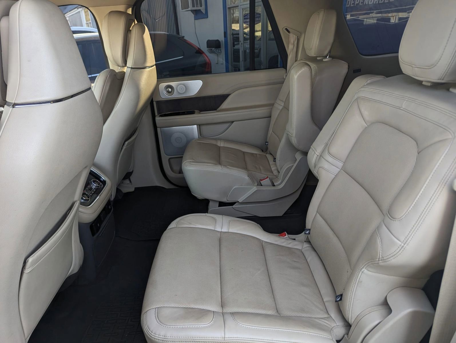 Used 2021 Lincoln Navigator L Reserve image 17