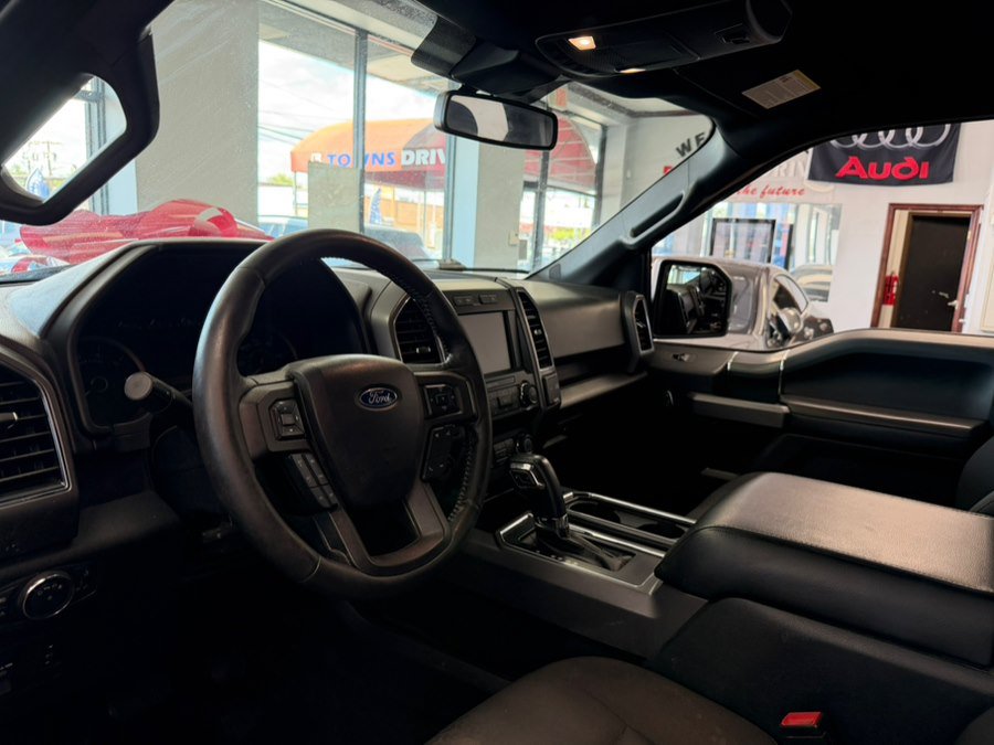 Used 2019 Ford F150 XLT w/ Equipment Group 302A Luxury AWD/4WD image 19