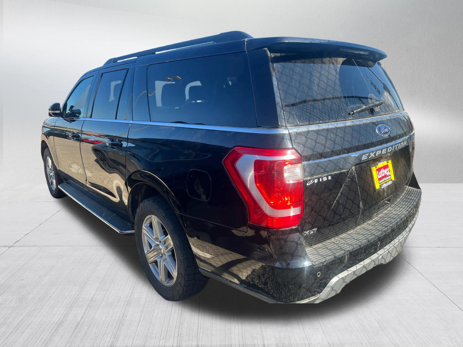 Used 2021 Ford Expedition Max XLT AWD/4WD image 3