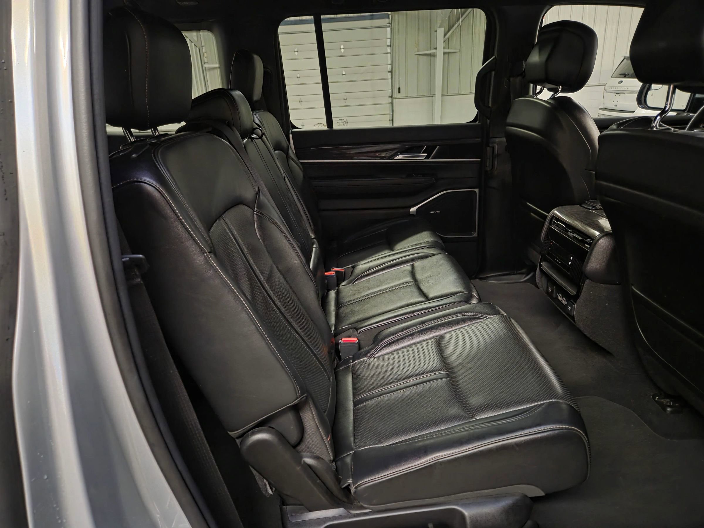 Used 2022 Jeep Wagoneer Series II image 36