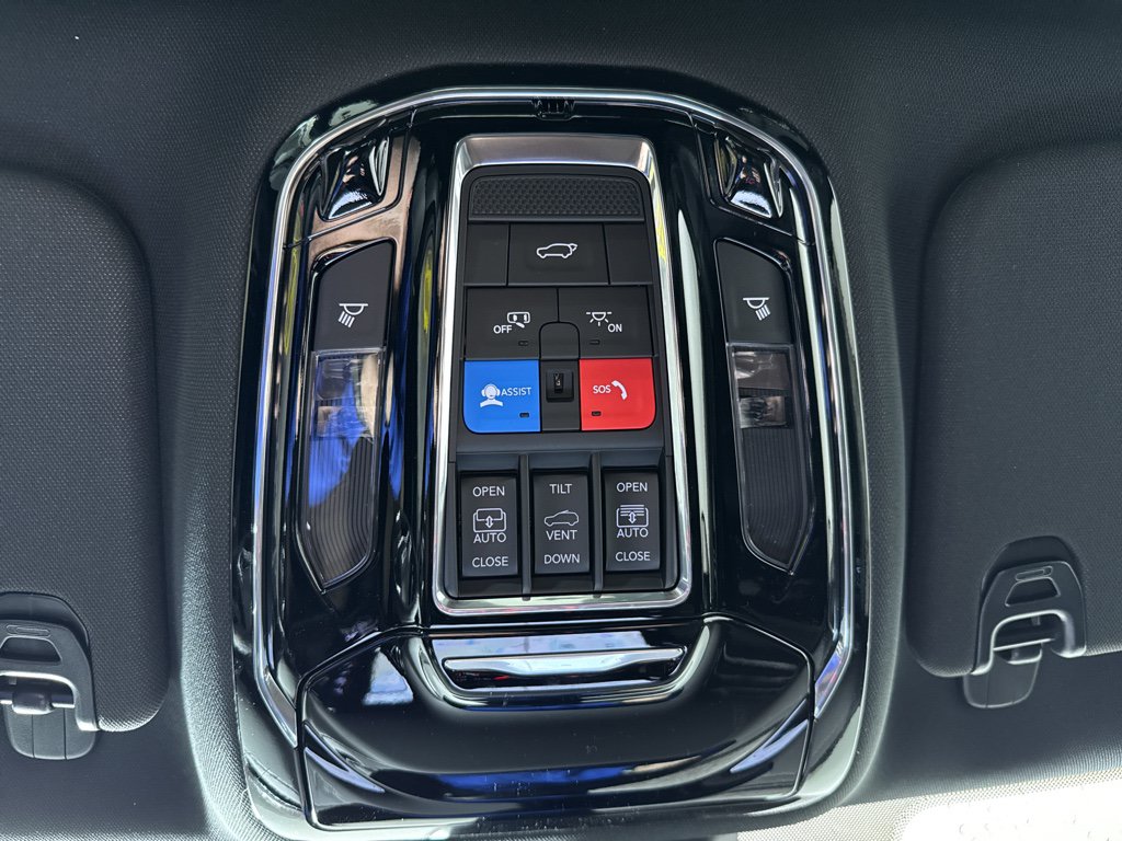 New 2026 Jeep Grand Wagoneer Summit AWD/4WD image 36