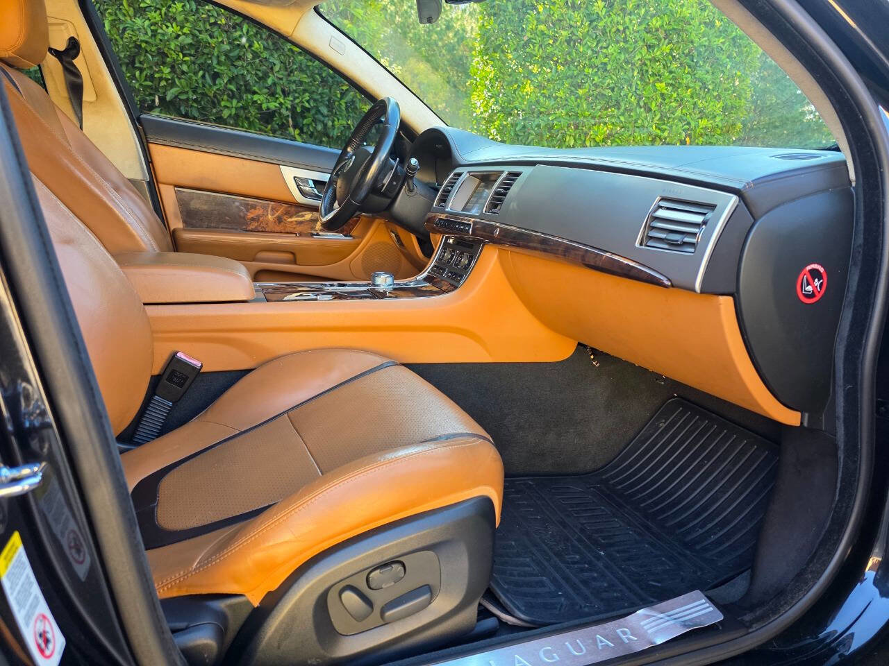 Used 2012 Jaguar XF Portfolio image 35