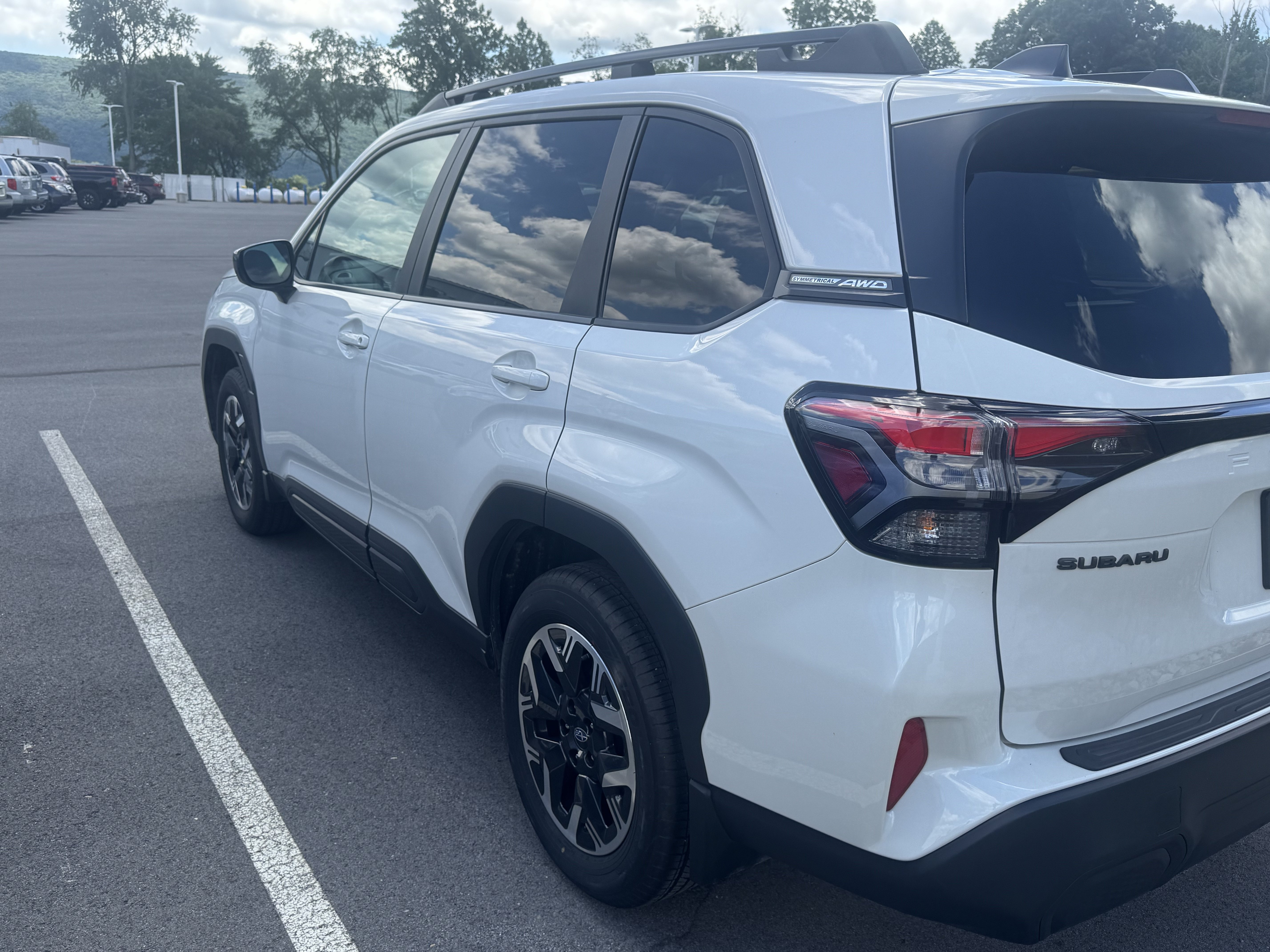 Used 2026 Subaru Forester Premium AWD/4WD image 3