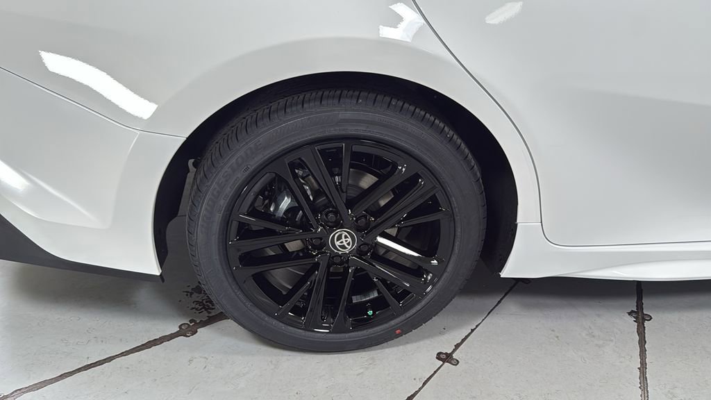 Used 2026 Toyota Camry SE image 25