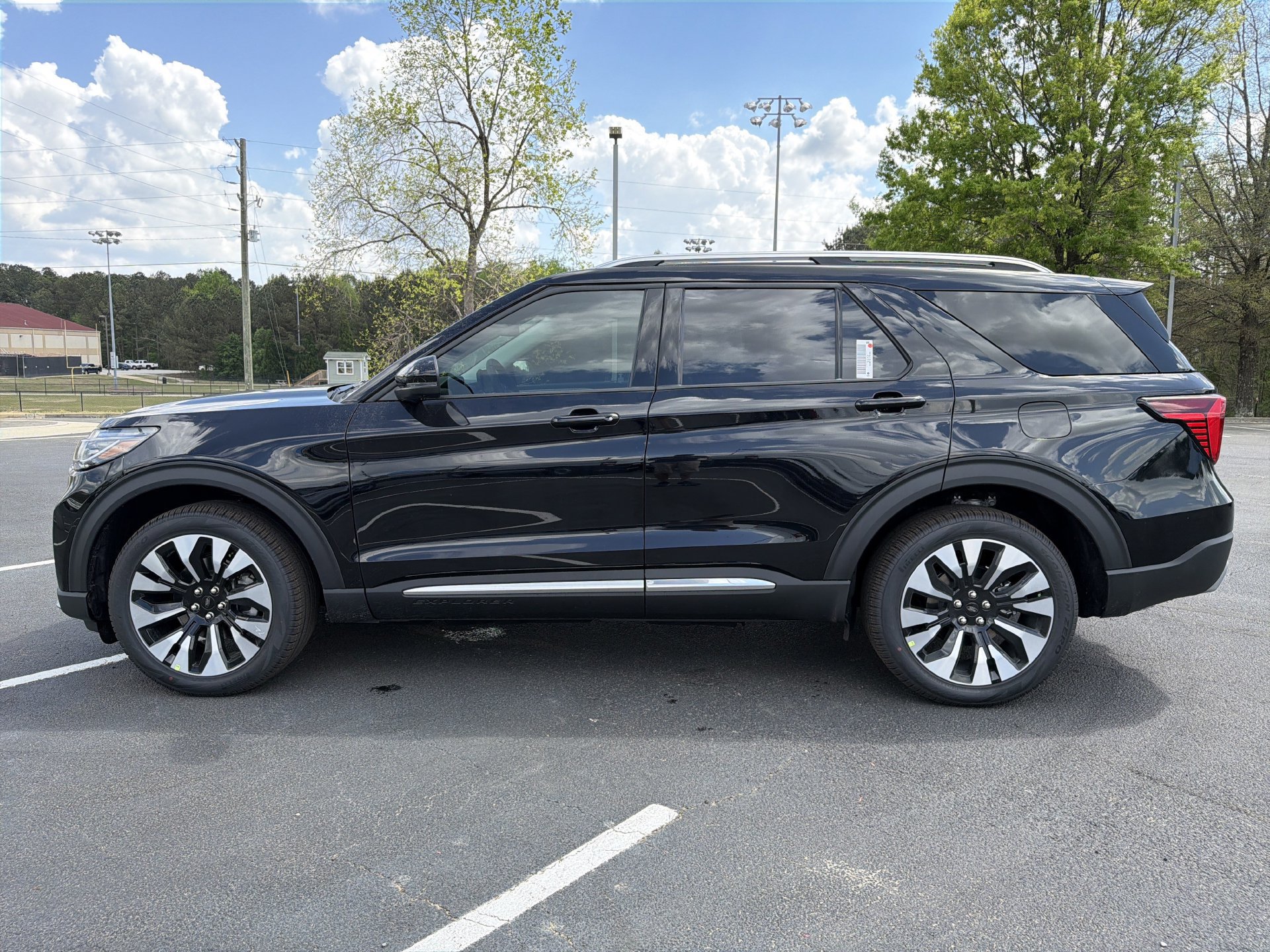 New 2026 Ford Explorer Platinum w/ LUX Leather Package AWD/4WD image 25