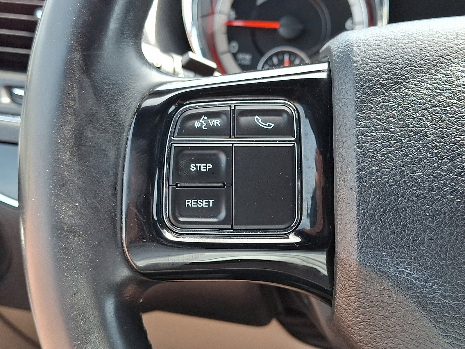 Used 2016 Dodge Grand Caravan SE FWD image 23