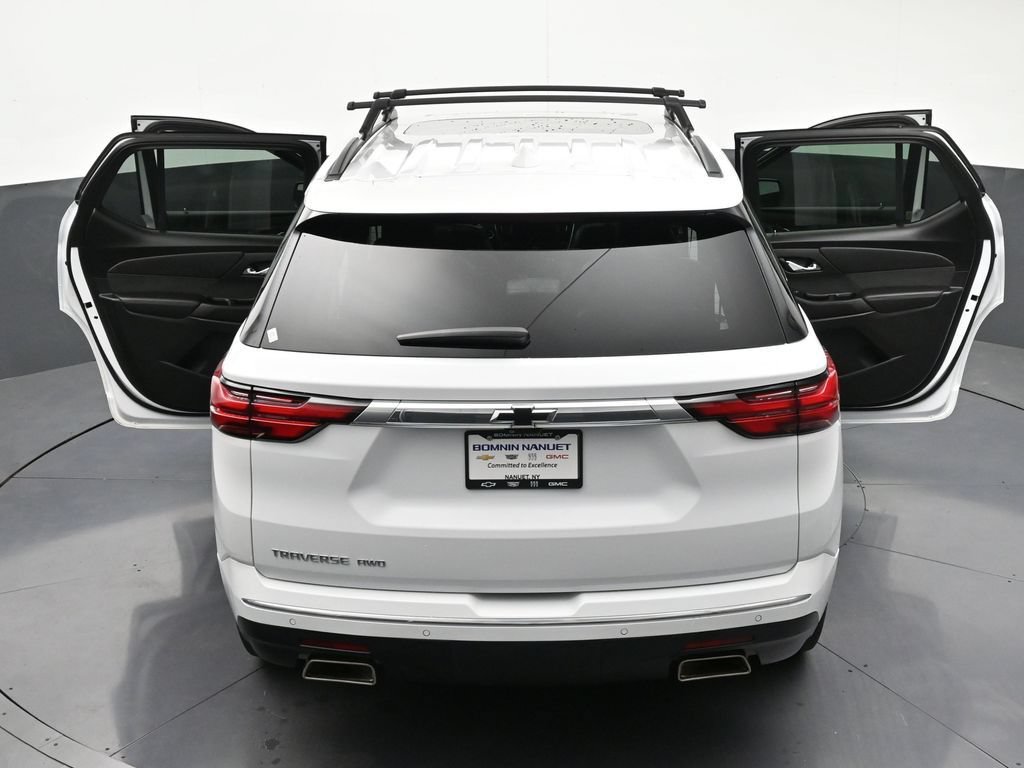 Used 2023 Chevrolet Traverse High Country w/ LPO, Floor Liner Package AWD/4WD image 36