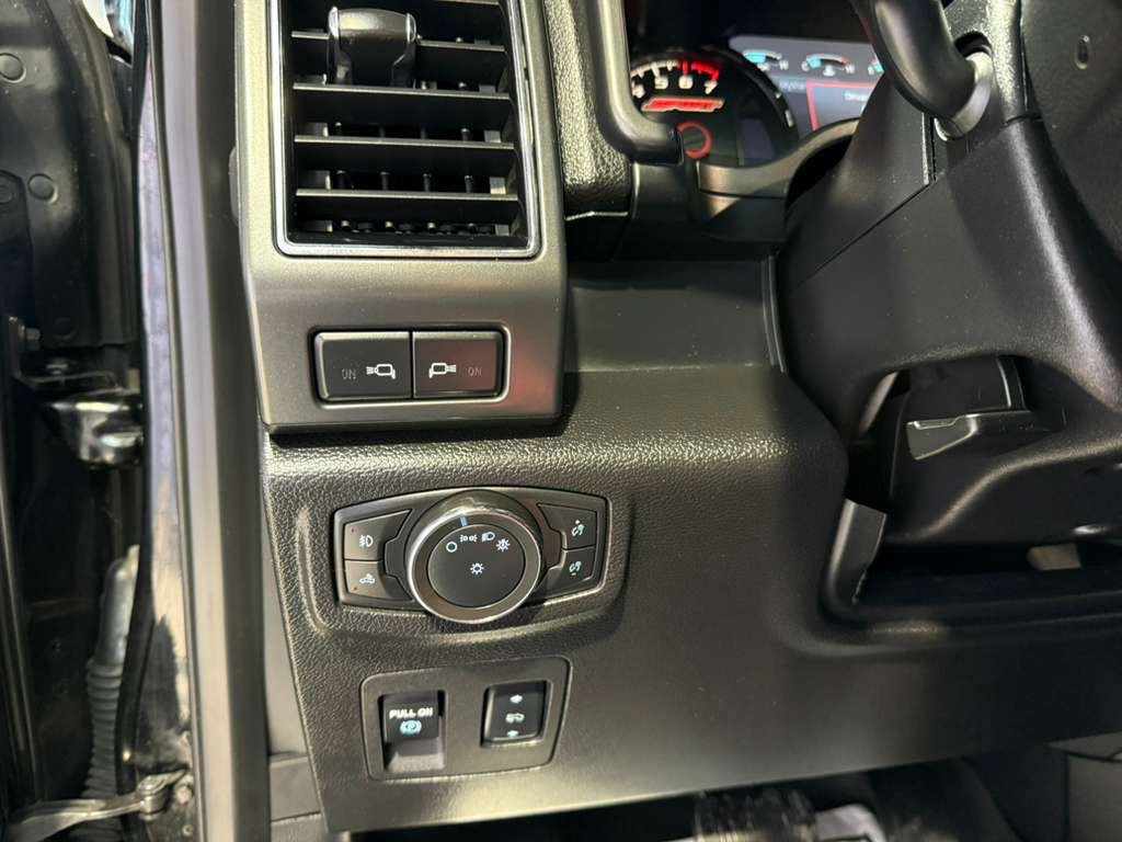Used 2018 Ford F150 Lariat AWD/4WD image 26