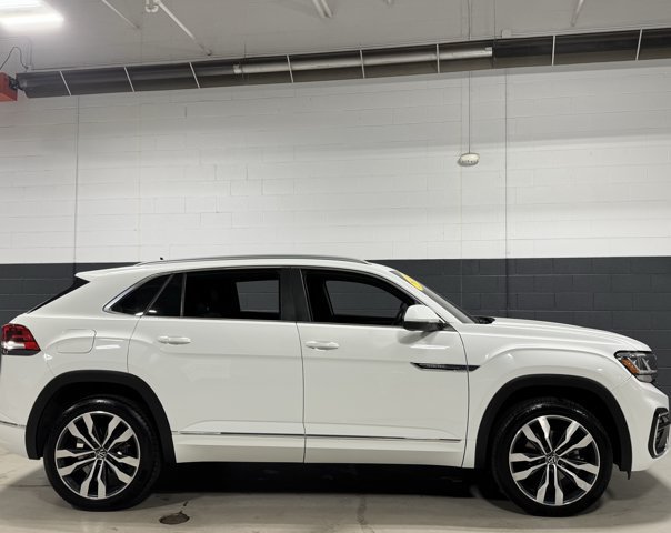 Used 2020 Volkswagen Atlas Cross Sport SEL R-Line FWD image 14