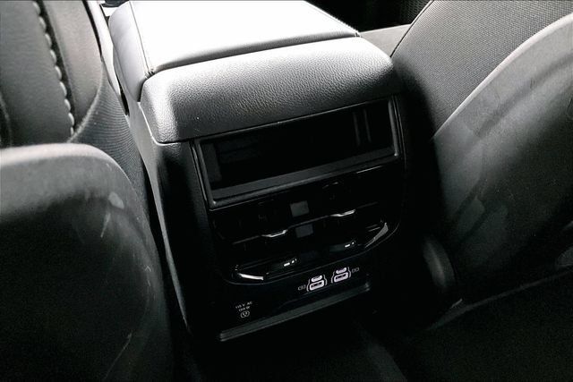 Used 2025 Jeep Grand Cherokee Altitude RWD image 10