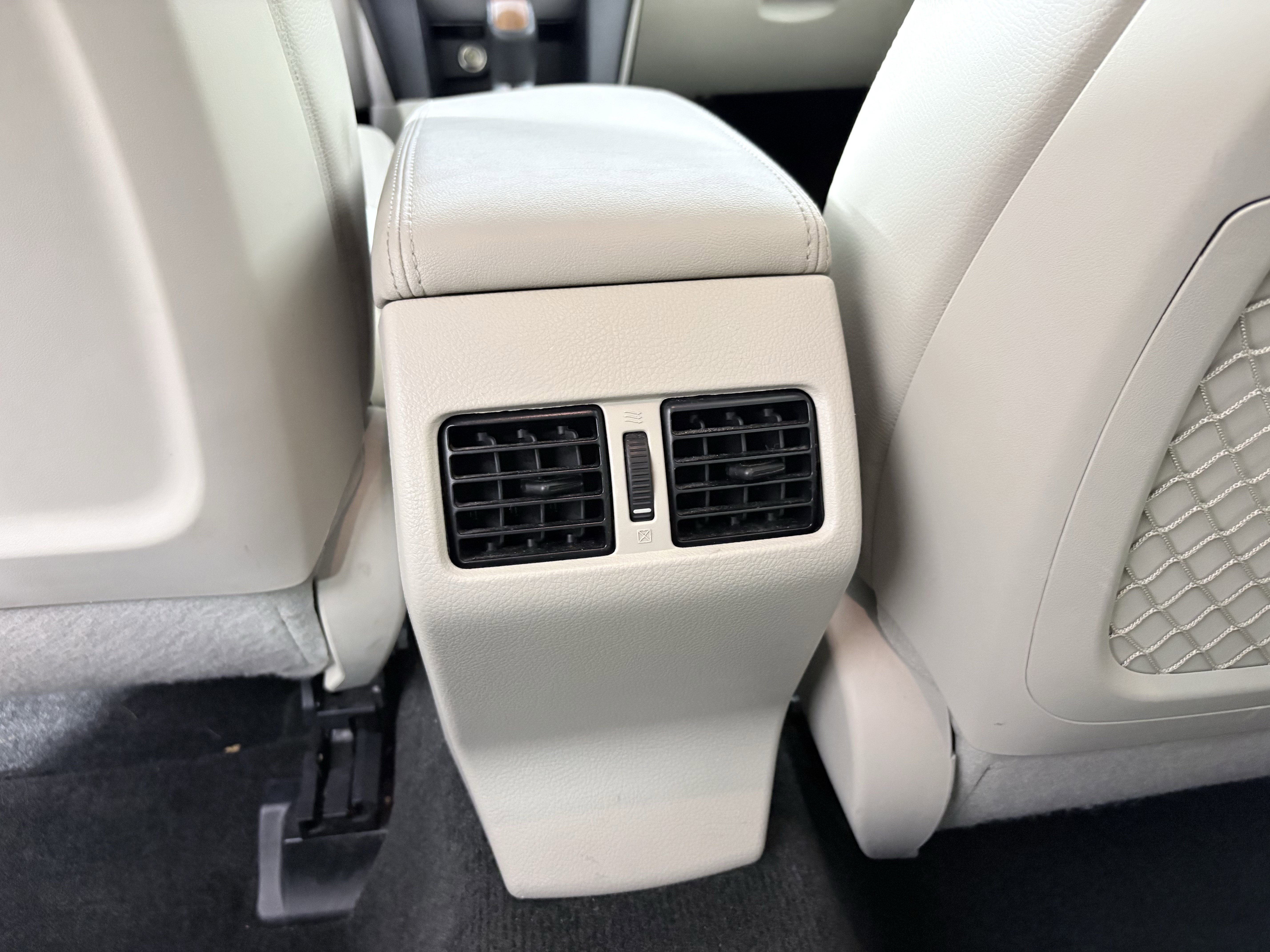 Used 2014 Subaru Outback 2.5i Limited w/ Moonroof Package image 29