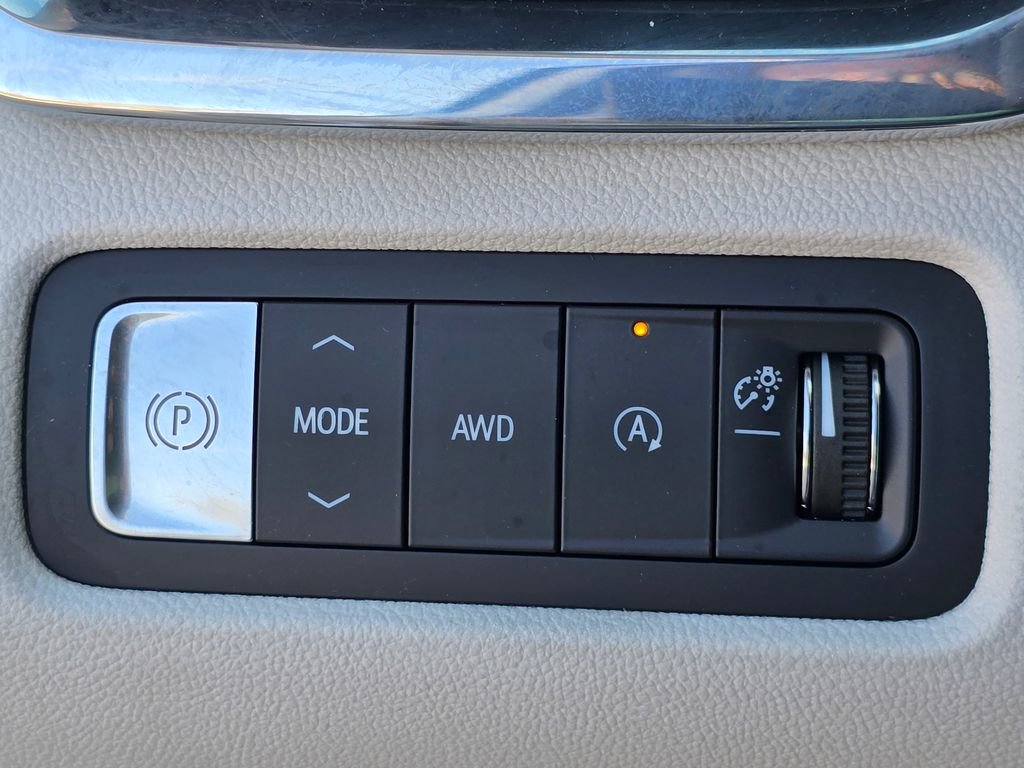 Used 2025 GMC Acadia Denali w/ Super Cruise Package image 28