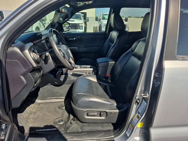 Used 2020 Toyota Tacoma TRD Off-Road w/ TRD Premium Off Road Package AWD/4WD image 9