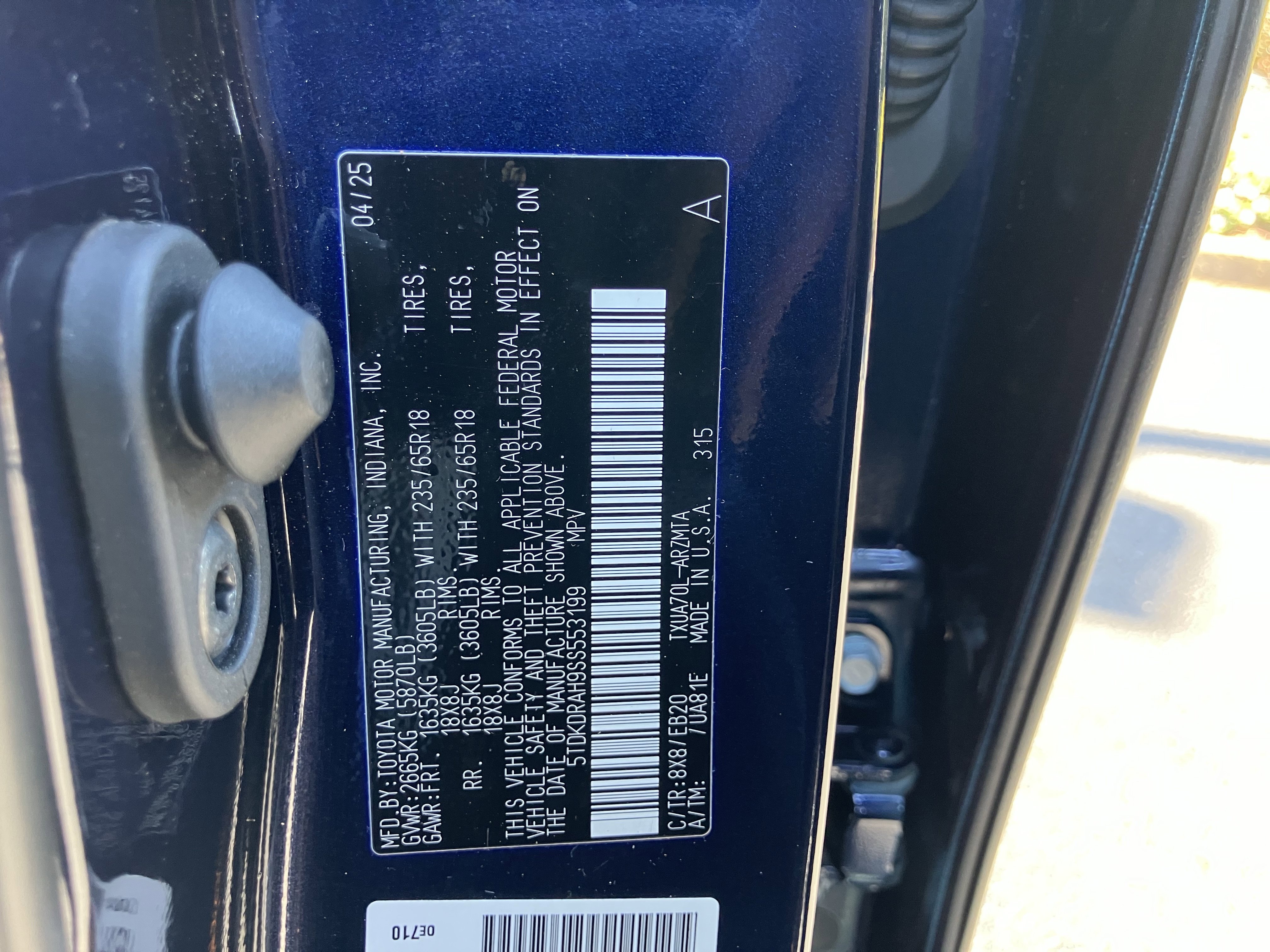 Used 2025 Toyota Highlander XLE FWD image 37