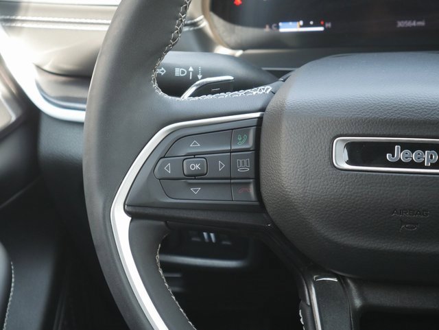 Used 2023 Jeep Grand Cherokee Altitude image 19