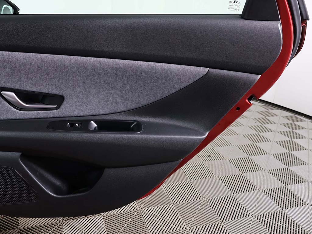 Certified 2025 Hyundai Elantra Limited image 26