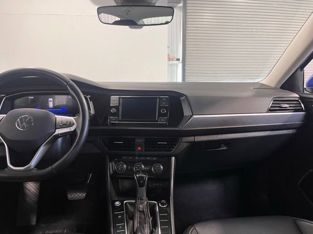 Used 2024 Volkswagen Jetta SE image 20