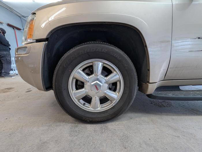 Used 2004 GMC Envoy SLT AWD/4WD image 11