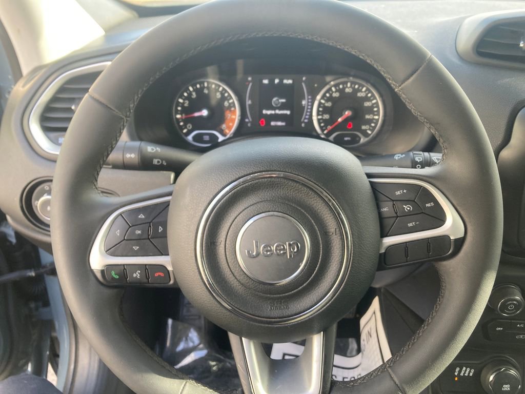 Used 2018 Jeep Renegade Latitude image 18