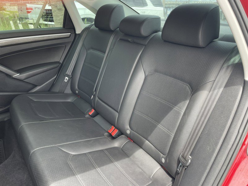 Used 2017 Volkswagen Passat 1.8T SE FWD image 10