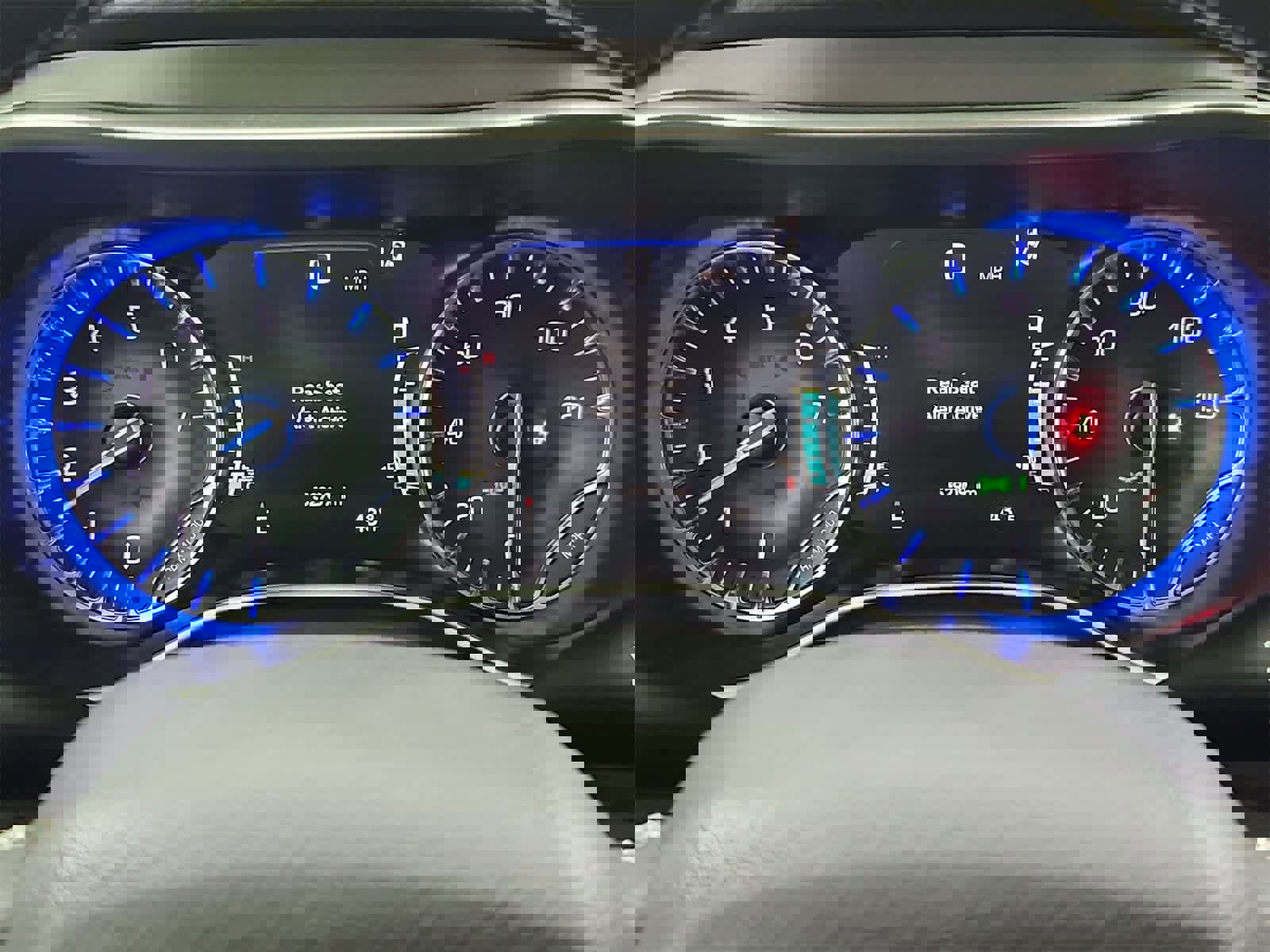 Used 2024 Chrysler Pacifica Touring-L image 33