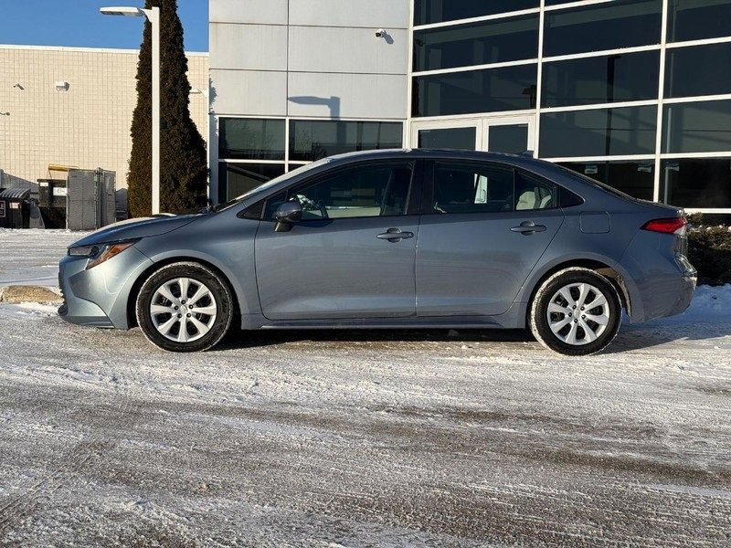 Used 2023 Toyota Corolla LE image 6