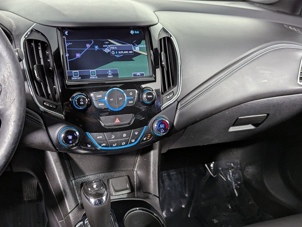 Used 2018 Chevrolet Cruze Premier FWD image 36