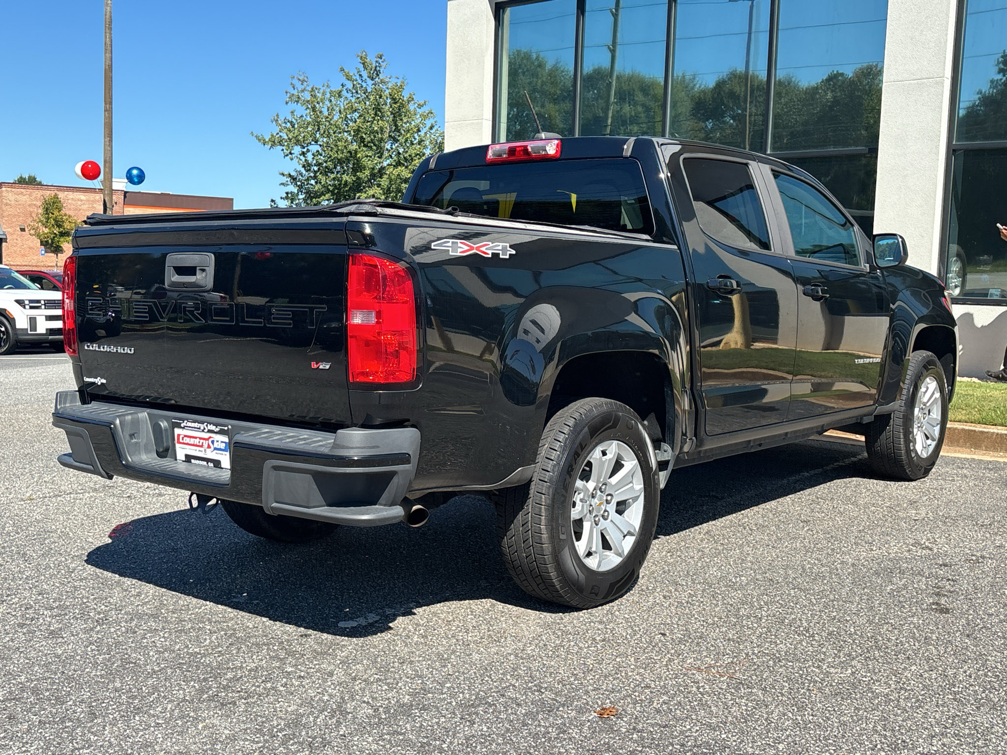 Used 2021 Chevrolet Colorado LT AWD/4WD image 7