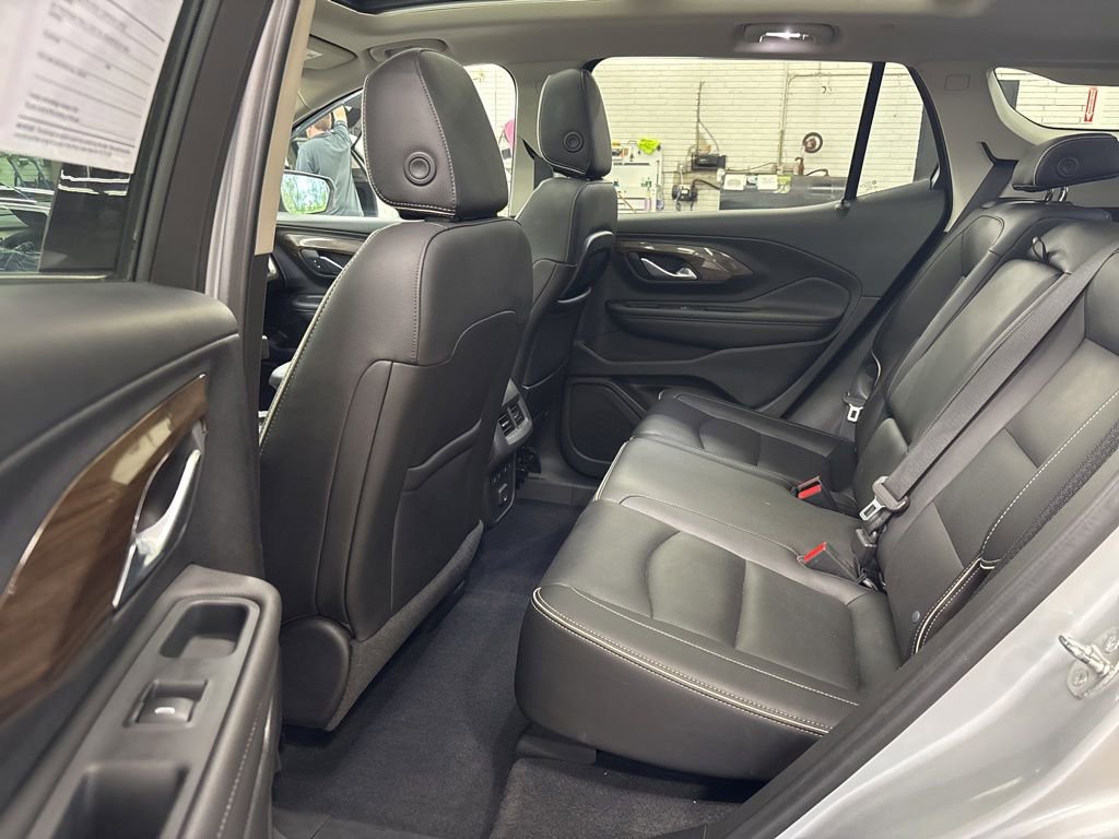 Used 2020 GMC Terrain Denali w/ Denali Premium Package AWD/4WD image 12