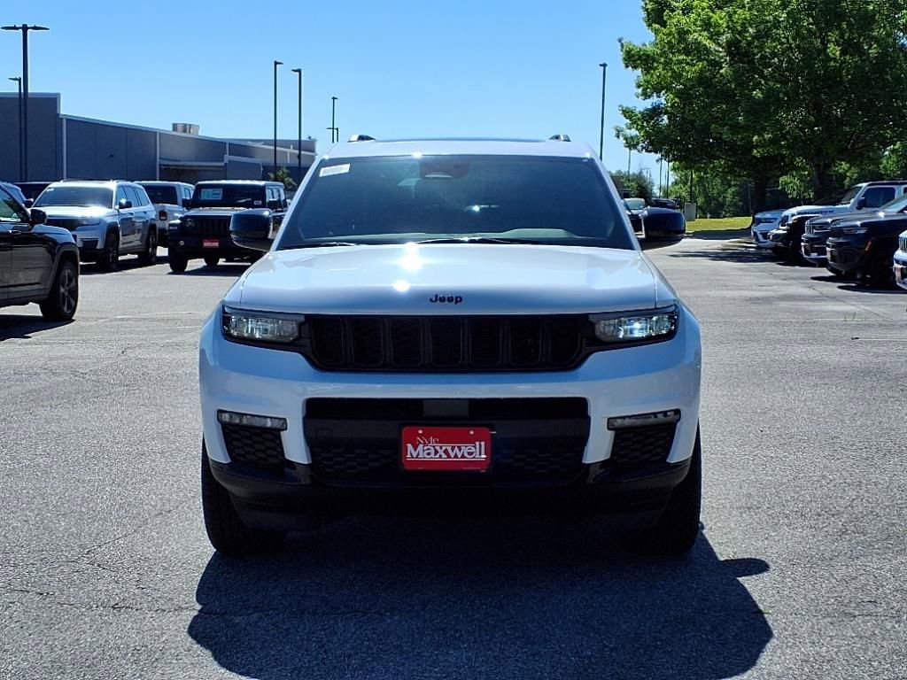 New 2025 Jeep Grand Cherokee L Limited w/ Black Appearance Package image 5
